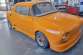 Muscle car z Východu: Na prodej je legenda českého tuningu. Škoda 100 Coupé s osmiválcem z Tatry se objevila v Rakousku - Garáž.cz